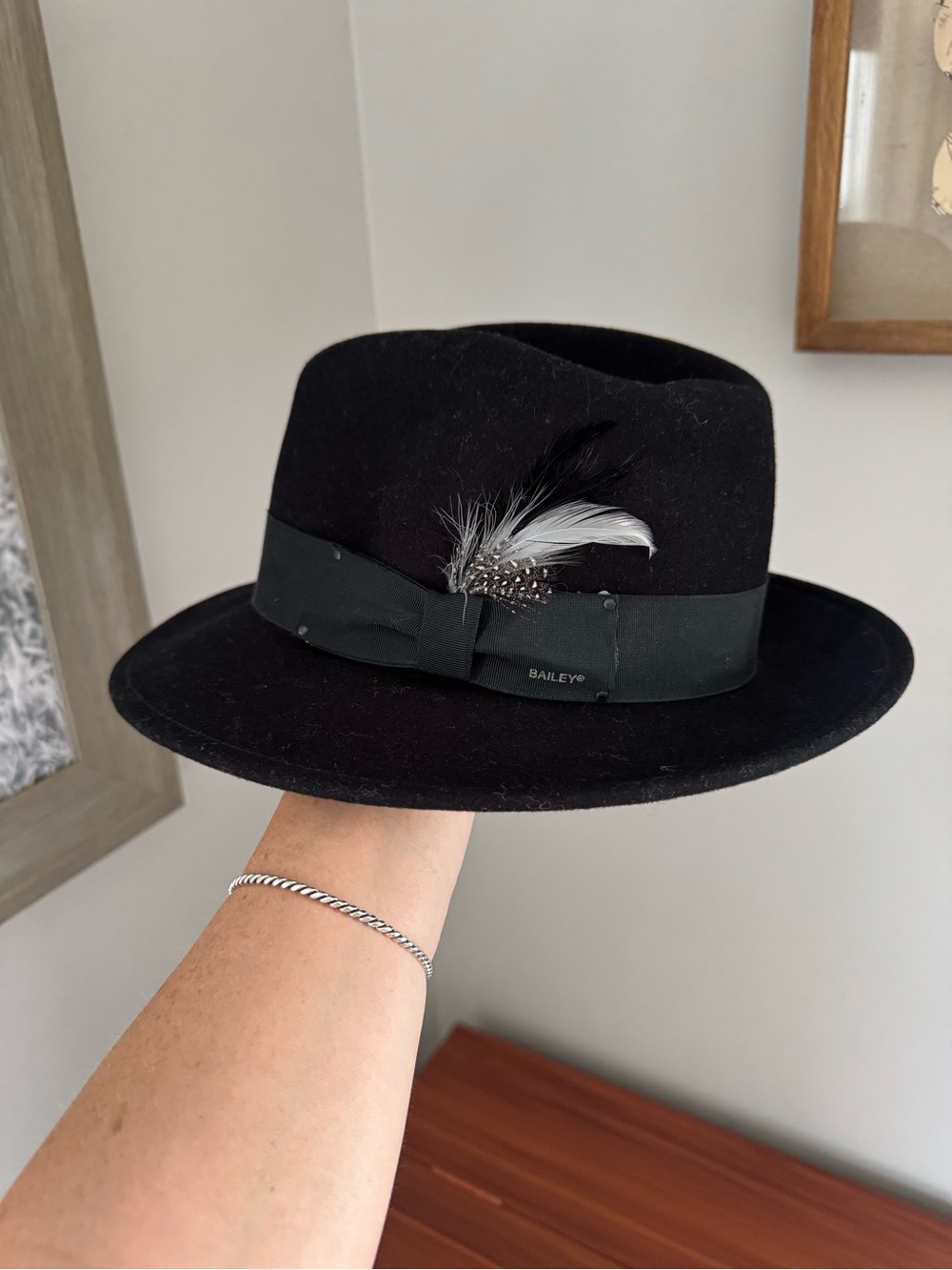 **Bailey of Hollywood Blixen Fedora — Black | Size Medium**
